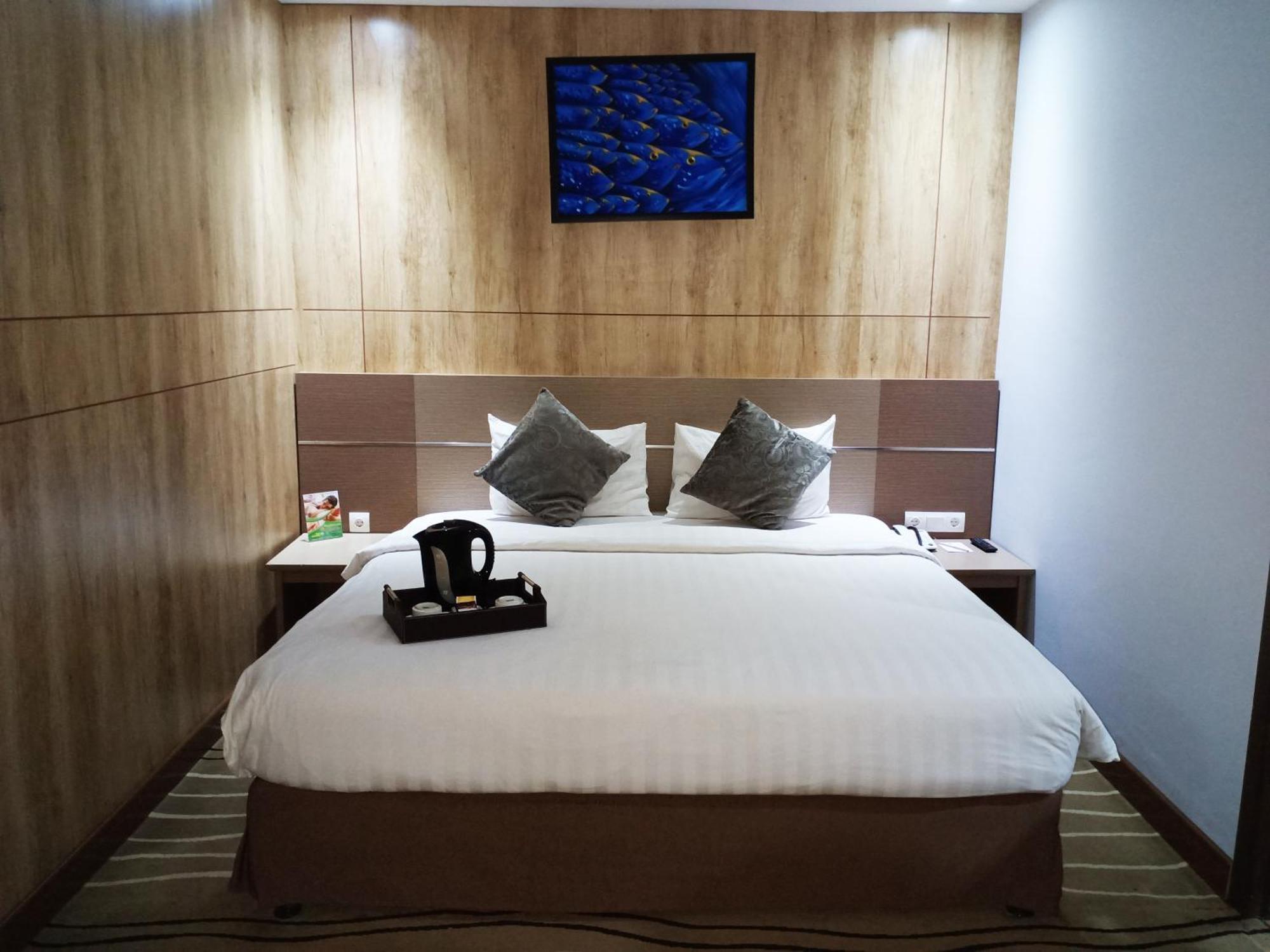 Grand Maleo Hotel